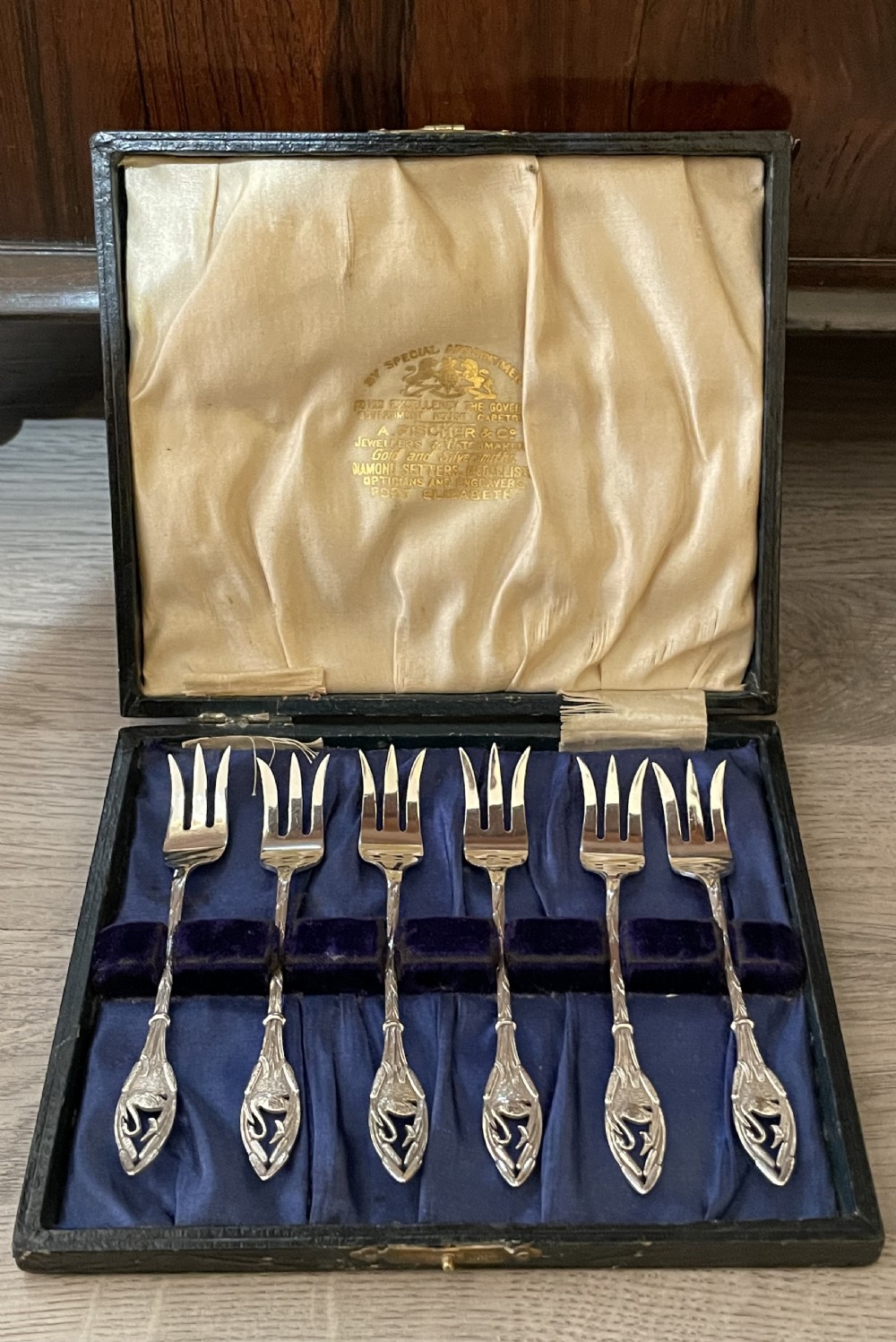 Pretty Edwardian Set Six Solid Silver of Forks Swan Finials View V