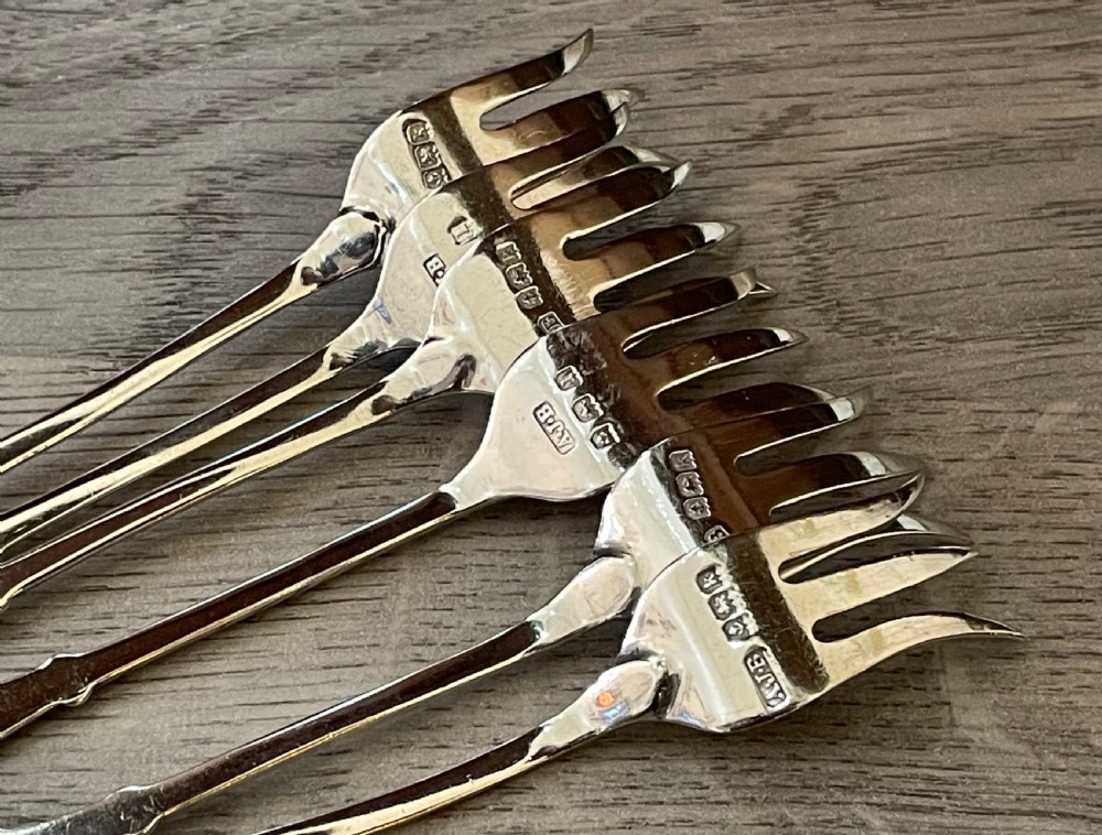Pretty Edwardian Set Six Solid Silver of Forks Swan Finials View VII
