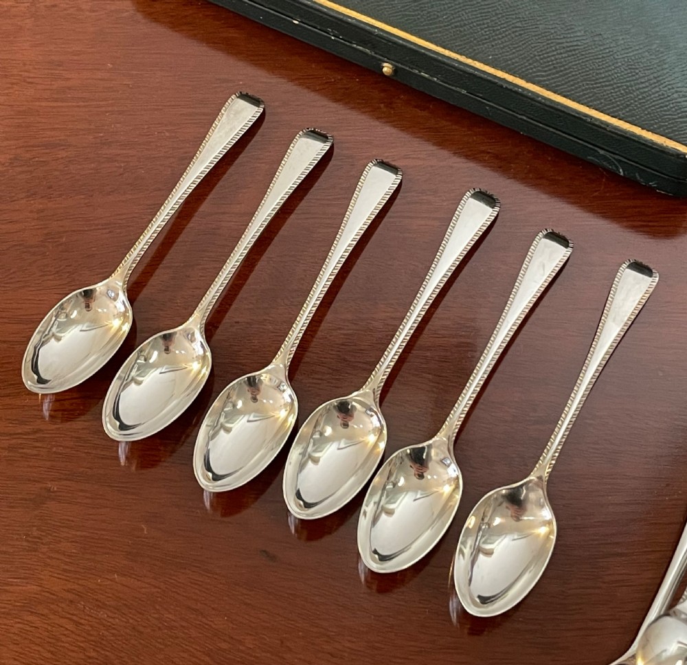 Set of Six Edwardian Solid Silver Tea Spoons and Tongs, Feather Edge View III
