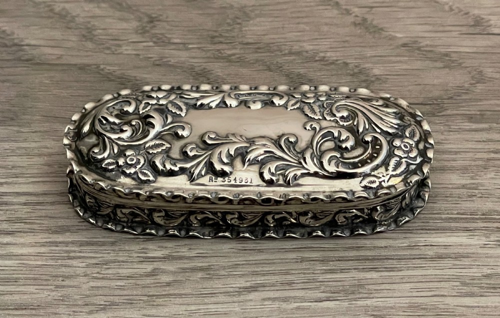 Pretty Late Victorian Silver Snuff Box, 1900