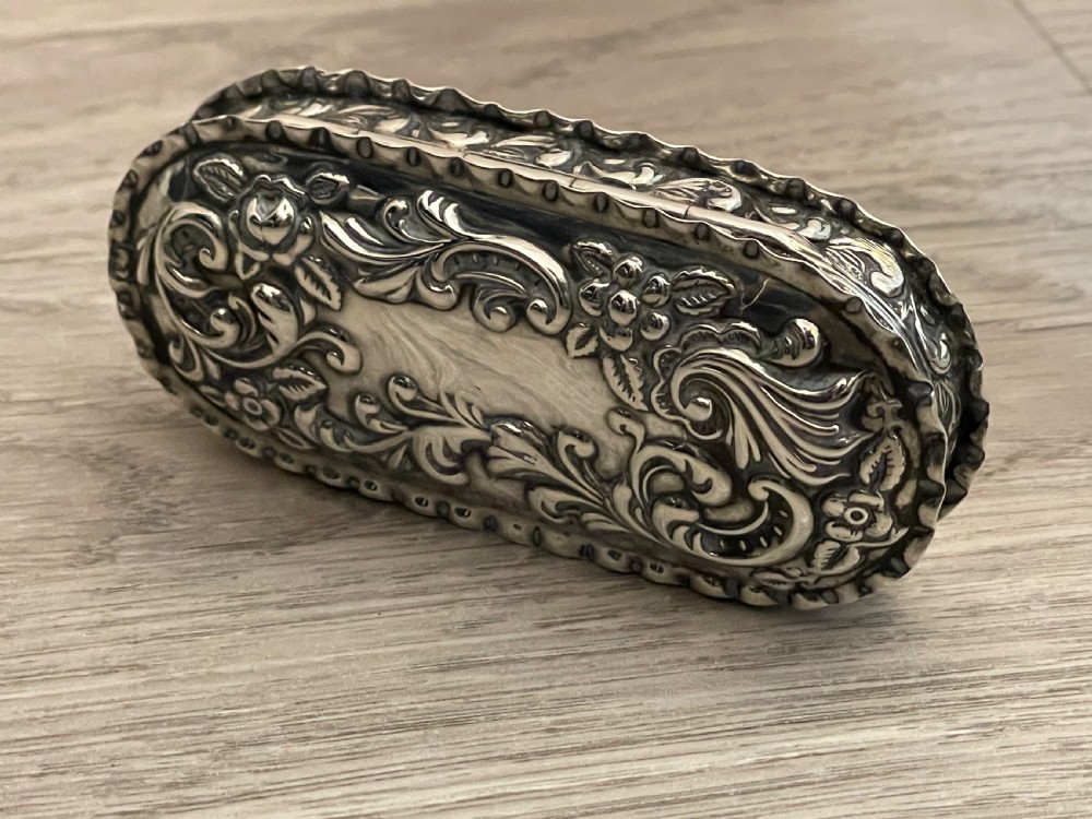 Pretty Late Victorian Silver Snuff Box, 1900 View III