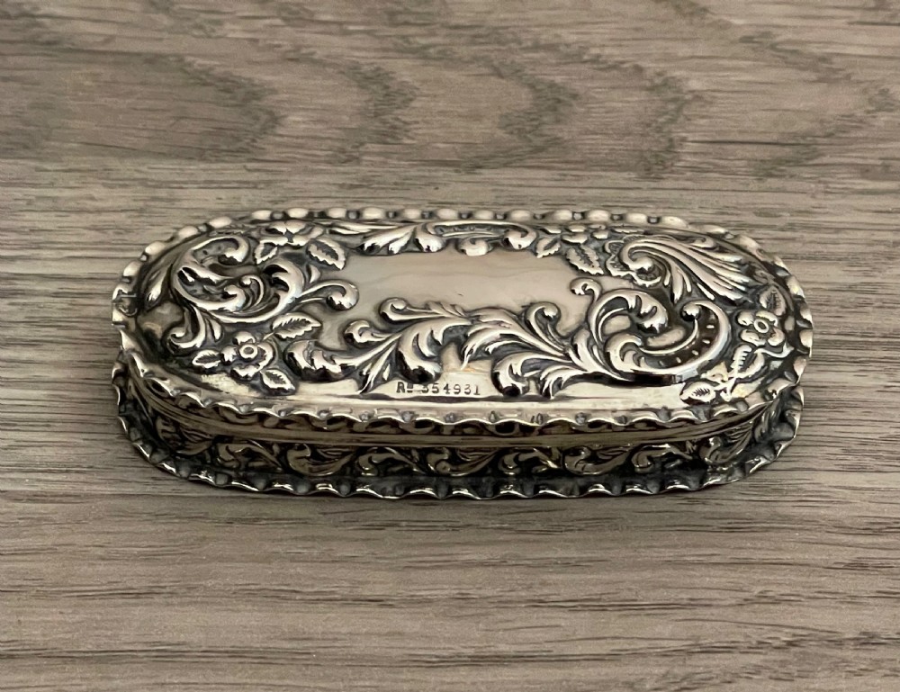 Pretty Late Victorian Silver Snuff Box, 1900 View VI