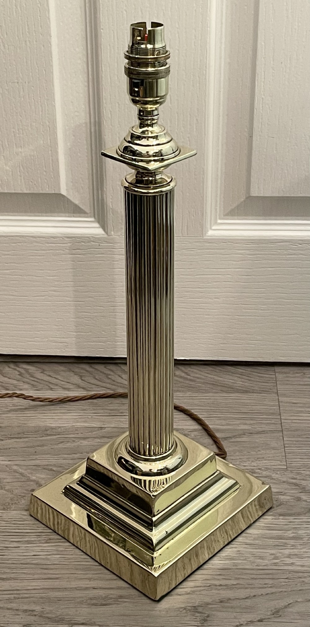Edwardian Brass Corinthian Table Lamp