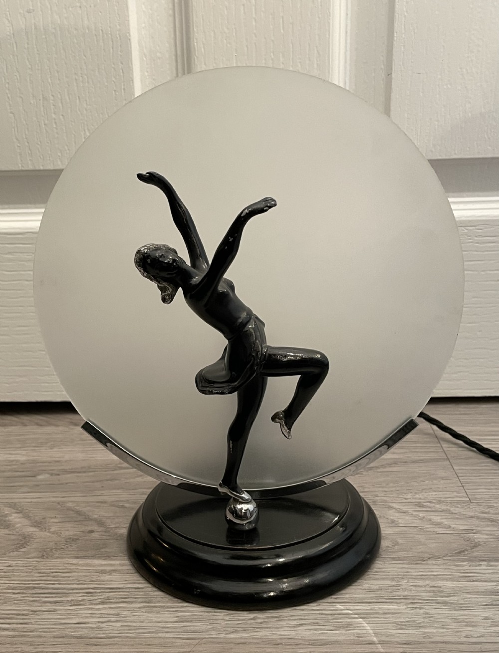 Art Deco Silhouette Table Lamp