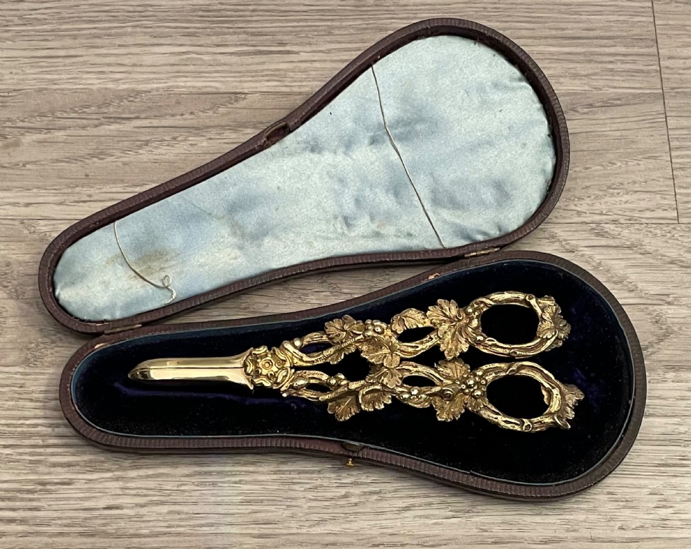 Stunning Pair of Victorian Silver Gilt Grape Scissors, 1883 View IV