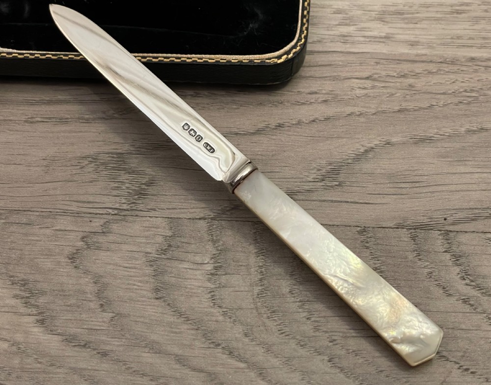 Good Set of Six George V Silver & Mother of Pearl Knives View VI