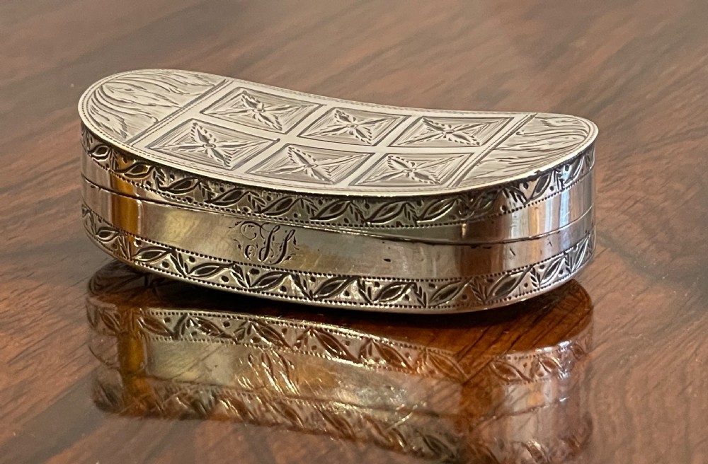 George III Curved Silver Snuff Box by Samuel Pemberton, 1800 View III