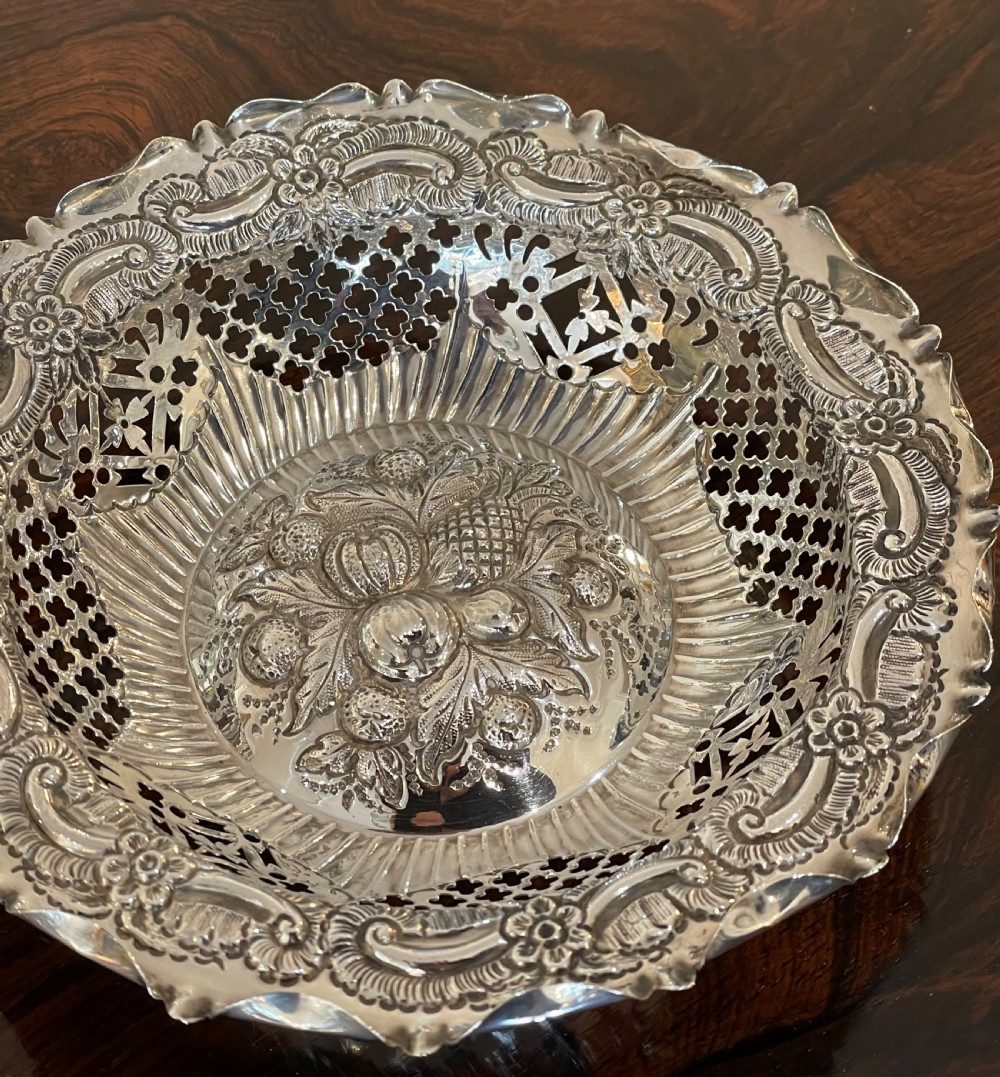 Pretty Victorian Solid Silver Bon Bon Dish, Chester 1898 View II