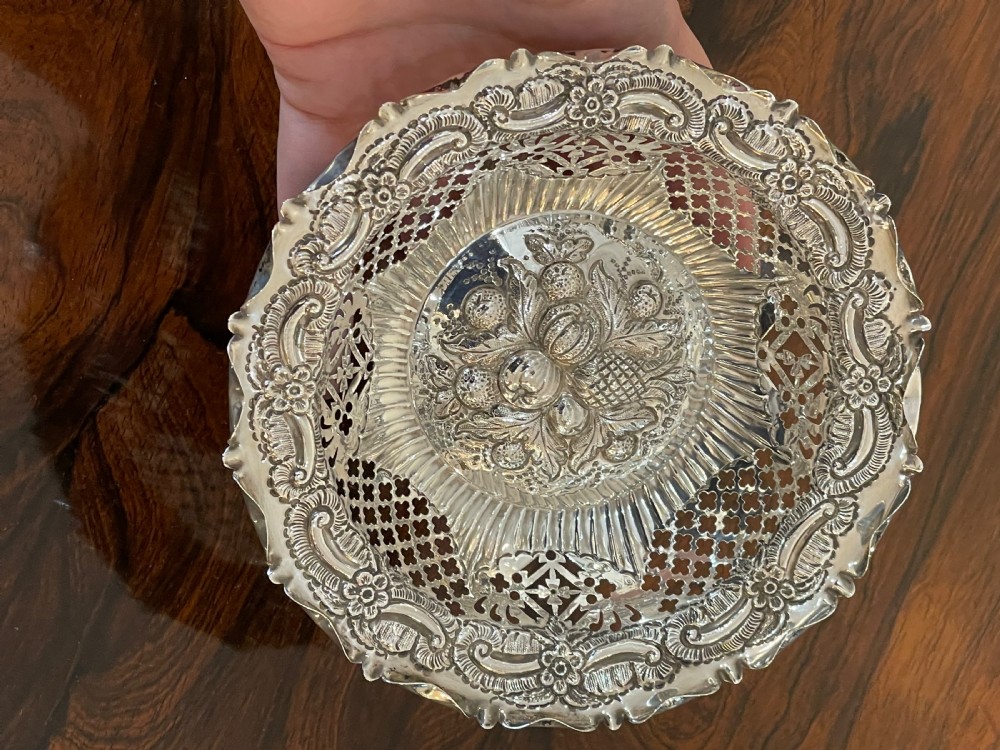 Pretty Victorian Solid Silver Bon Bon Dish, Chester 1898 View III