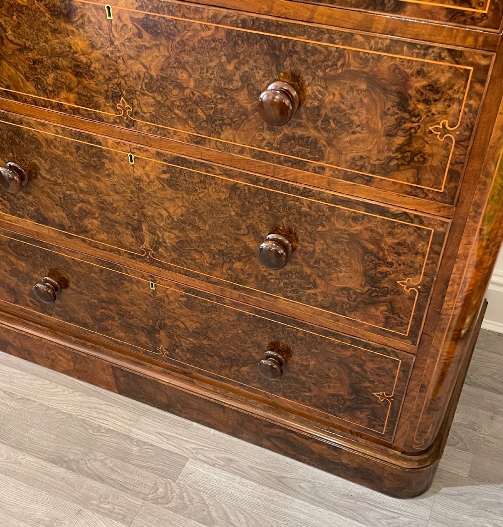 Victorian Burr Walnut Chest of Drawers by Wylie & Lochead, Glasgow View IV