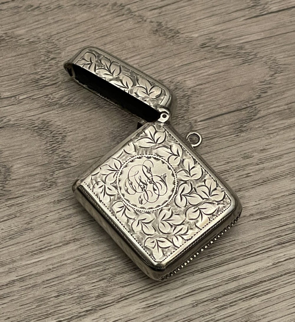 Rare Victorian Silver and Stone Three Leaf Clover Vesta Case View IV