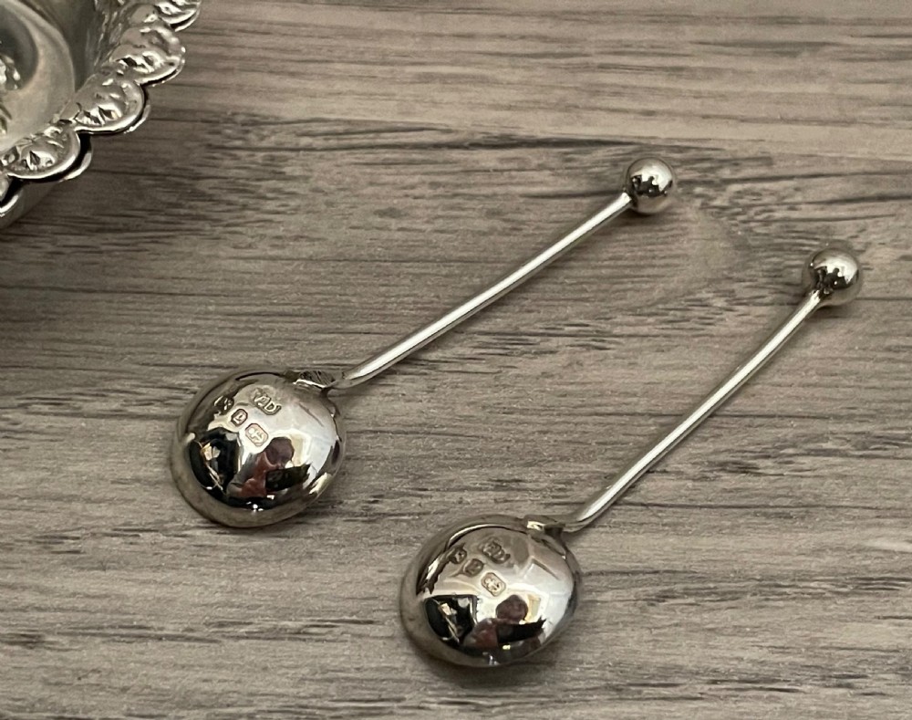 Pair of Victorian Silver Salts with Spoons, cased, 1898 View V