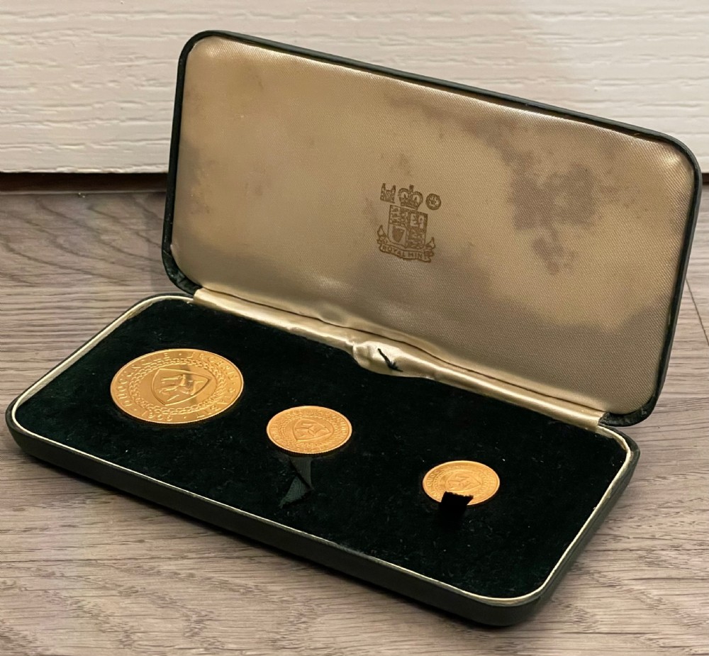 1965 Isle of Man Set - Bicentenary of the Revestment Act - 3 Coins  View IV