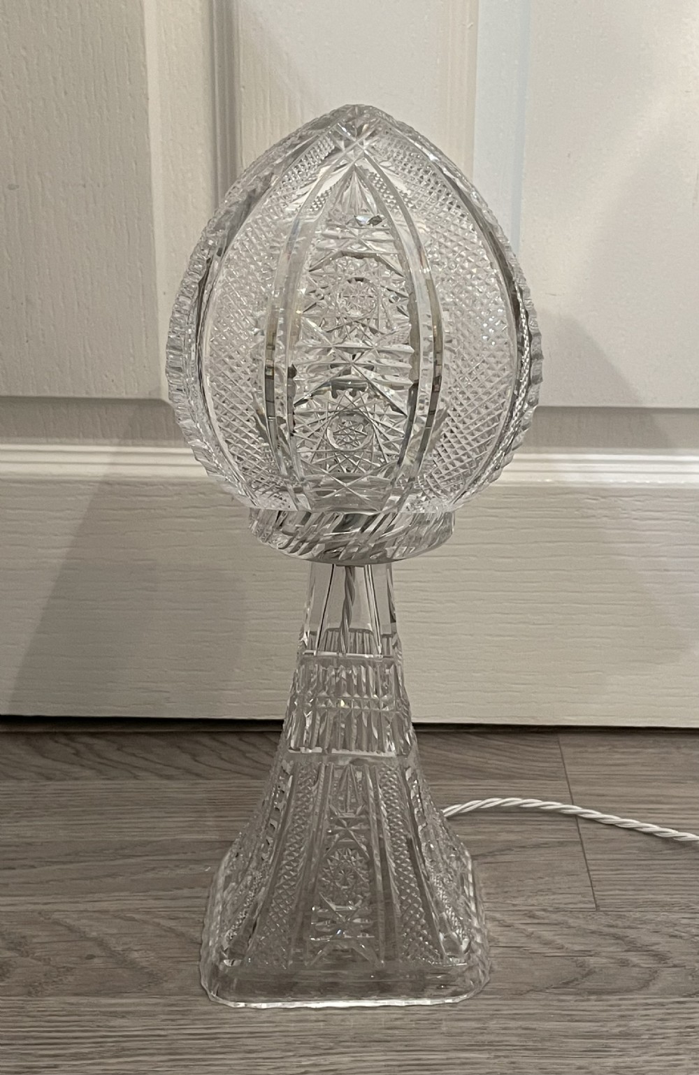 Beautiful Cut Glass Crystal Table Lamp 
