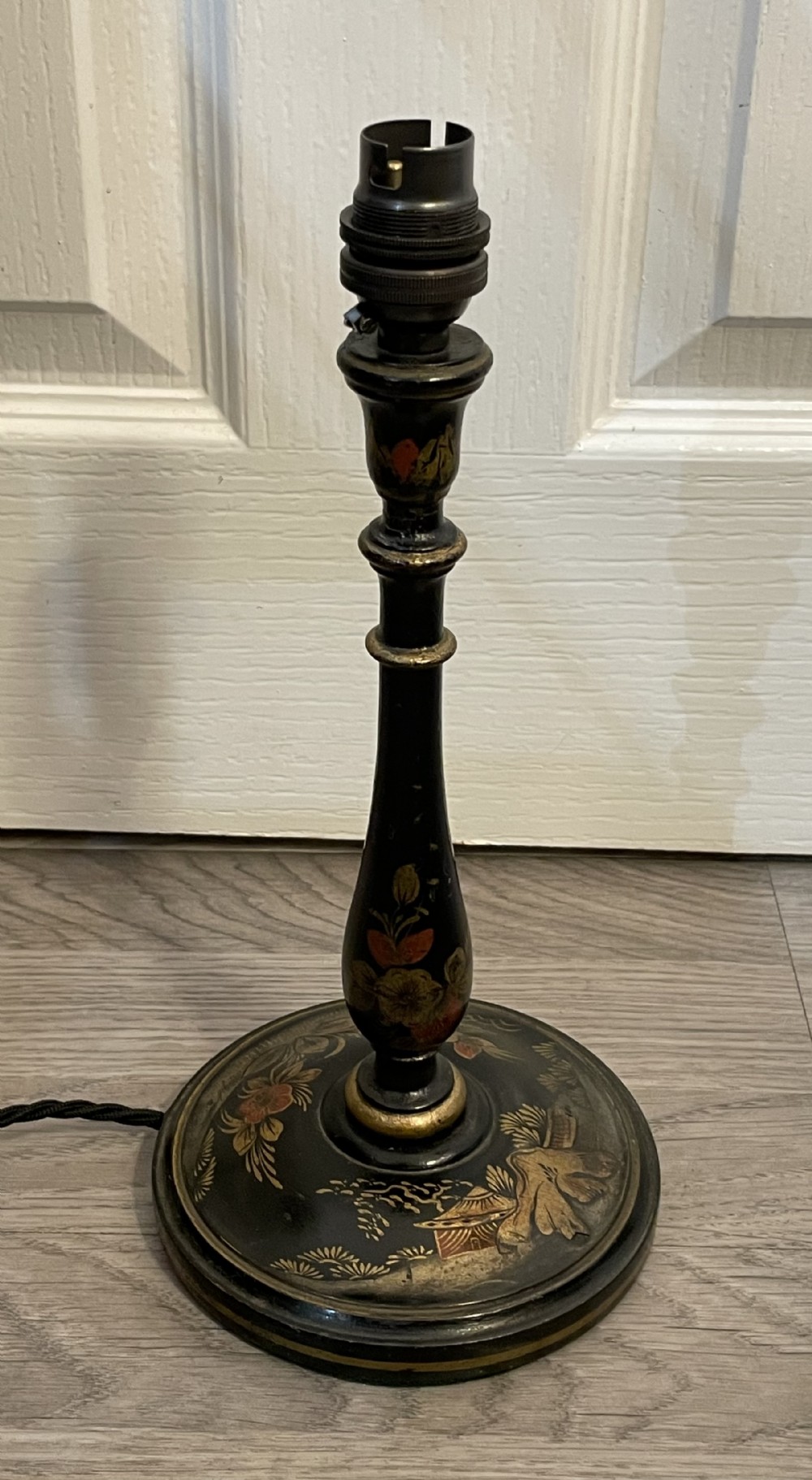 Pretty Chinoiserie Table Lamp