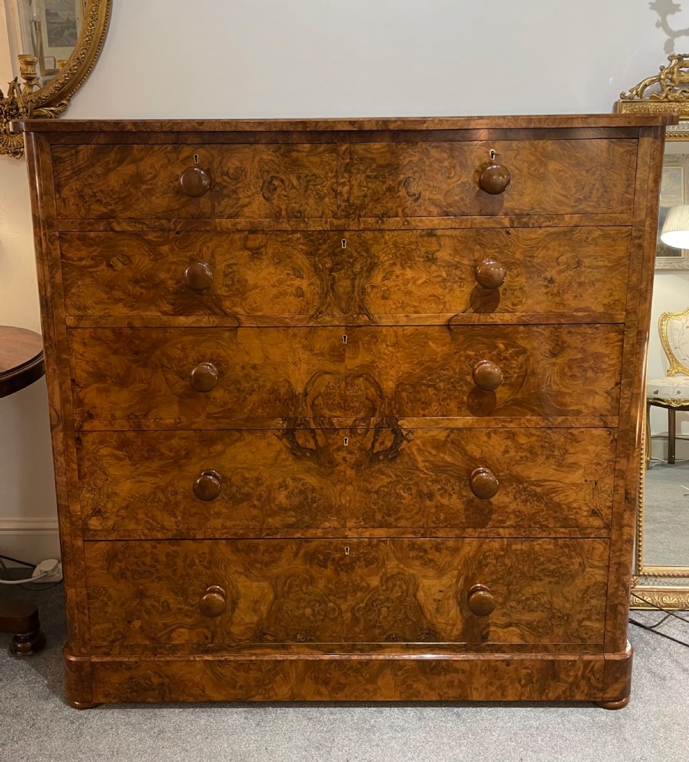 Quality Victorian Burr Walnut Chest of Drawers 