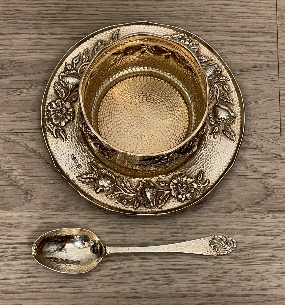Stunning g Arts & Crafts Silver Gilt Christening Porringer set, Chester View VIII