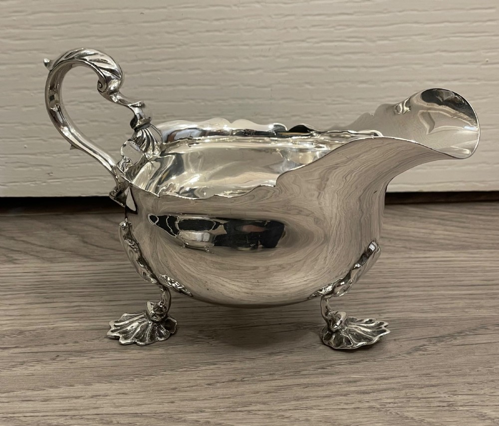 Large Pair of Victorian Solid Silver Sauce Boats, Chester 1896 View II