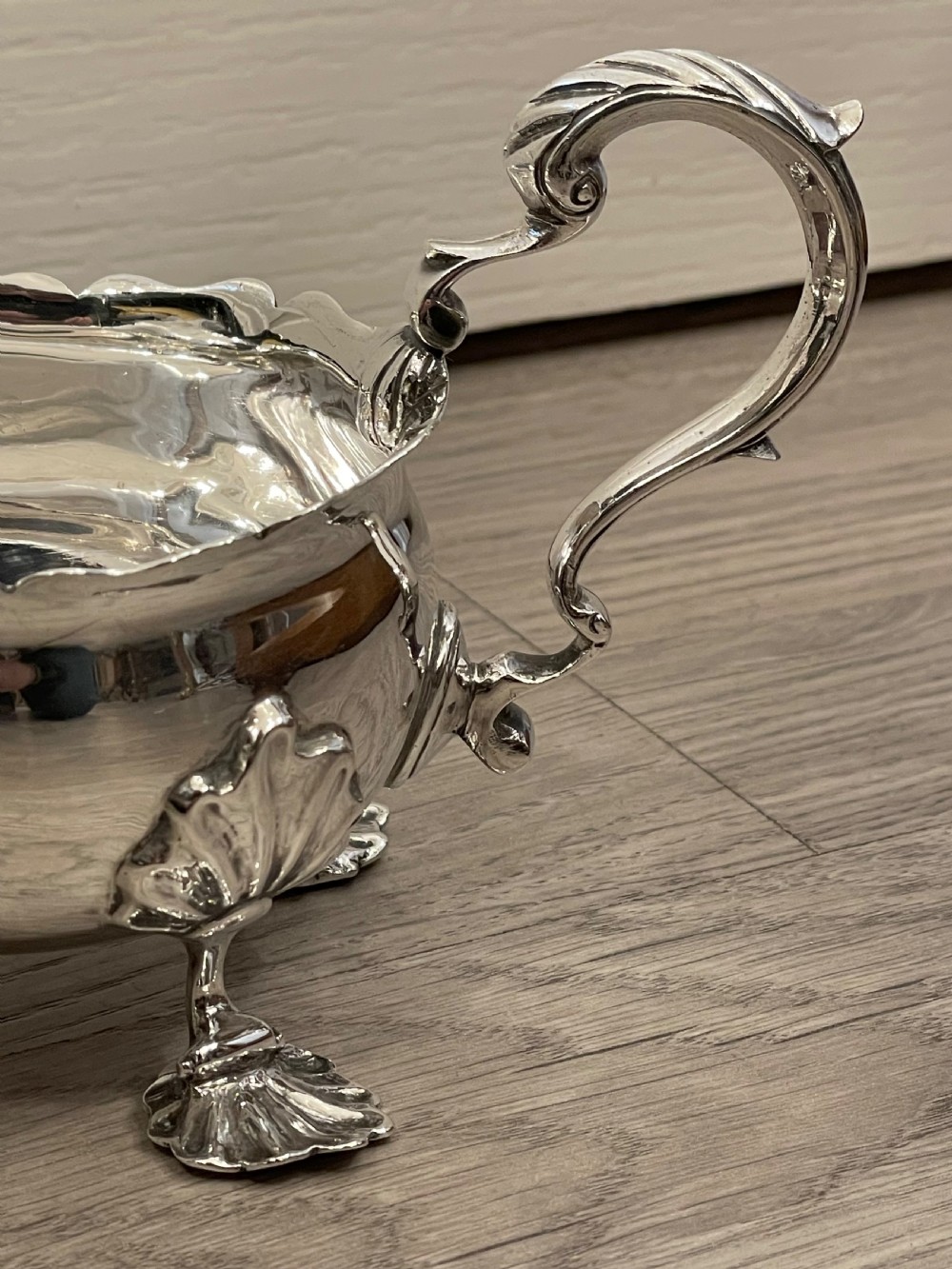 Large Pair of Victorian Solid Silver Sauce Boats, Chester 1896 View IV