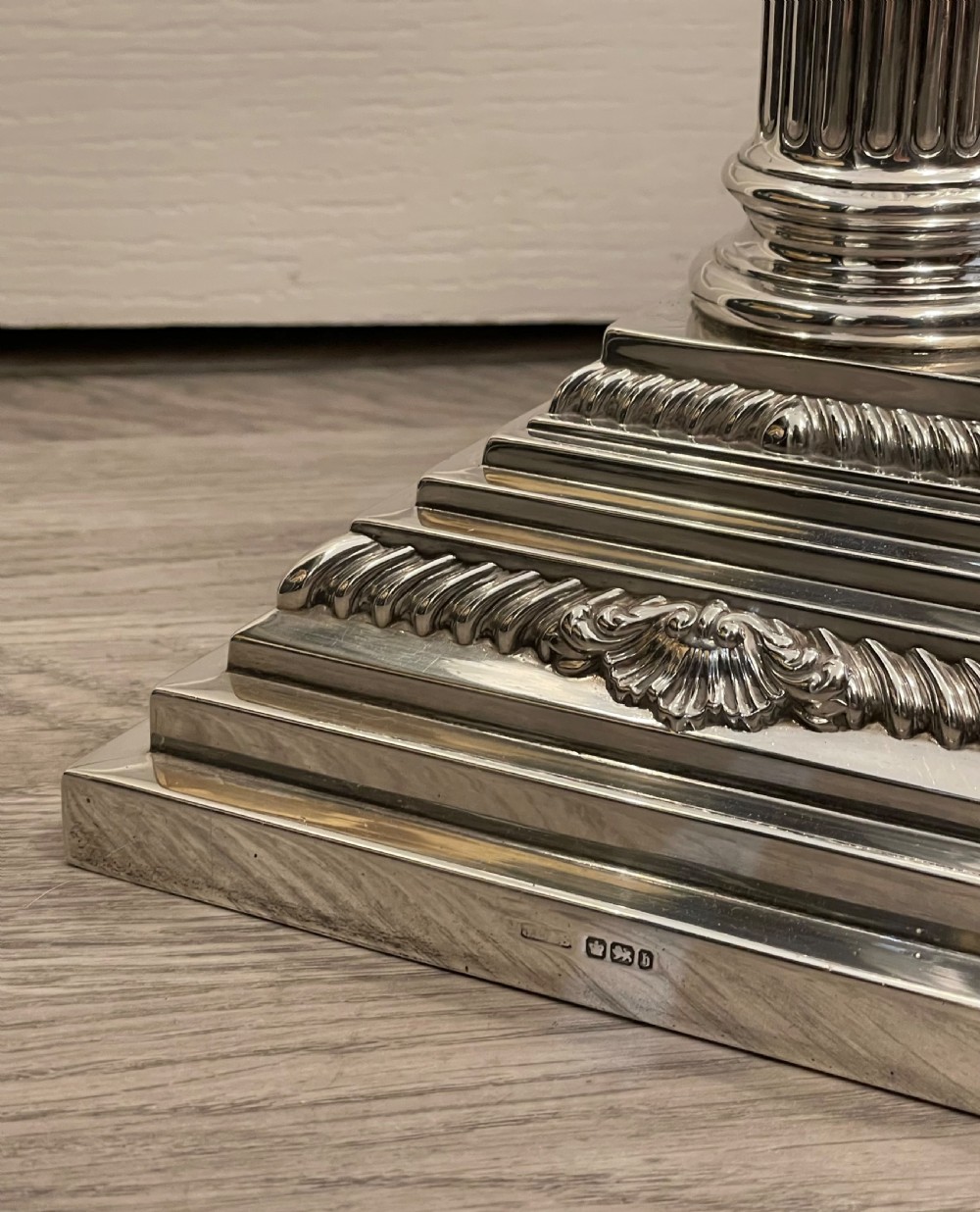 Large Solid Silver Corinthian Column Table Lamp, 1900 View V