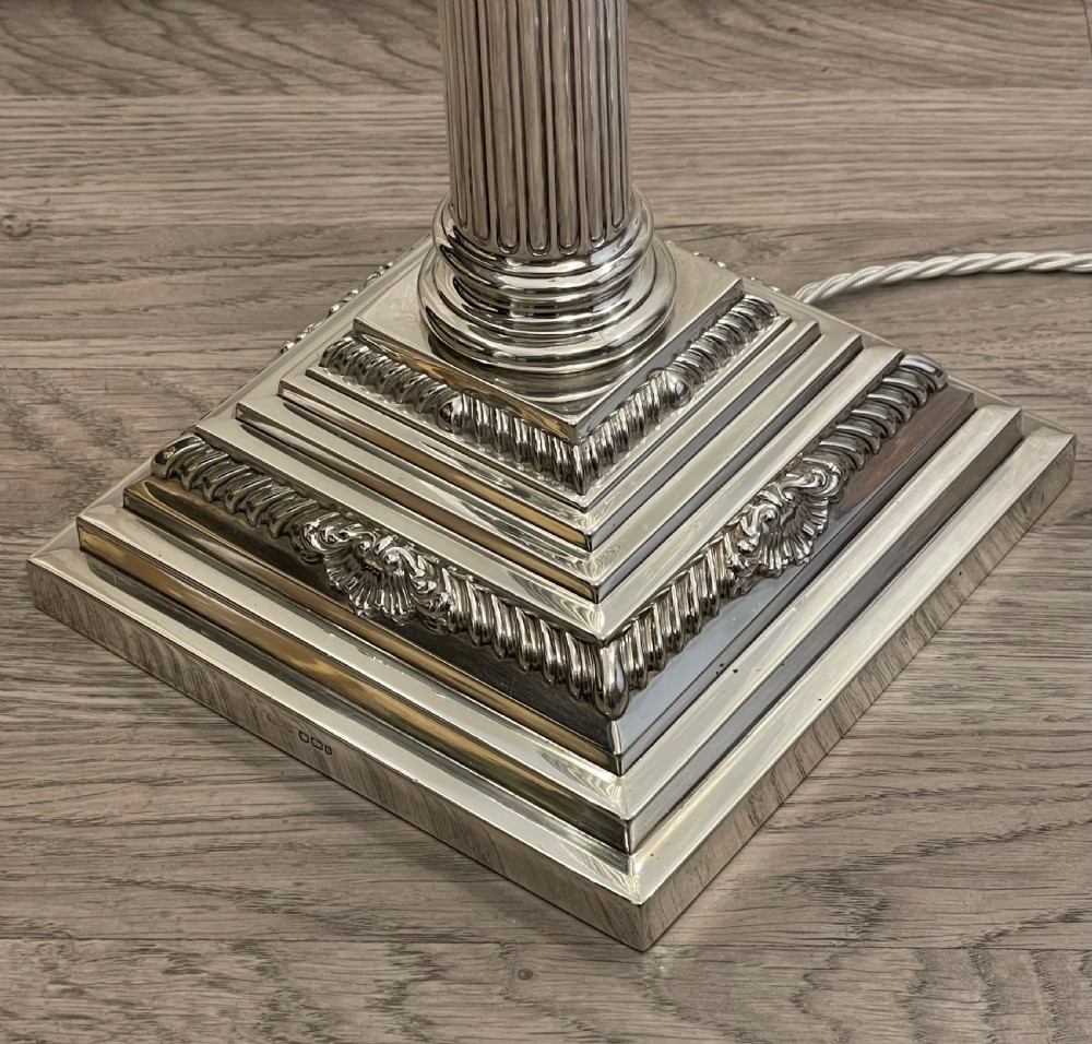 Large Solid Silver Corinthian Column Table Lamp, 1900 View VI