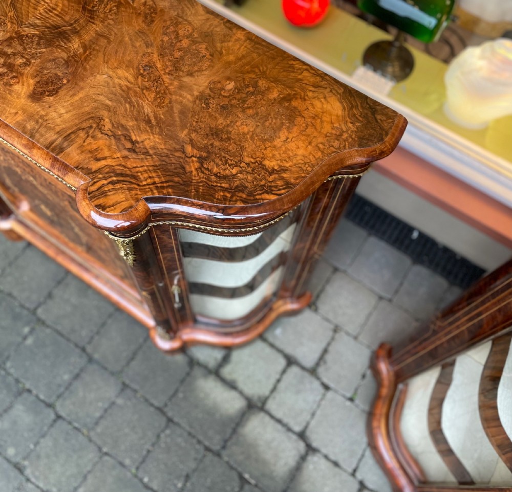 Superb Pair of Victorian Burr Walnut Credenza Sideboards View VI
