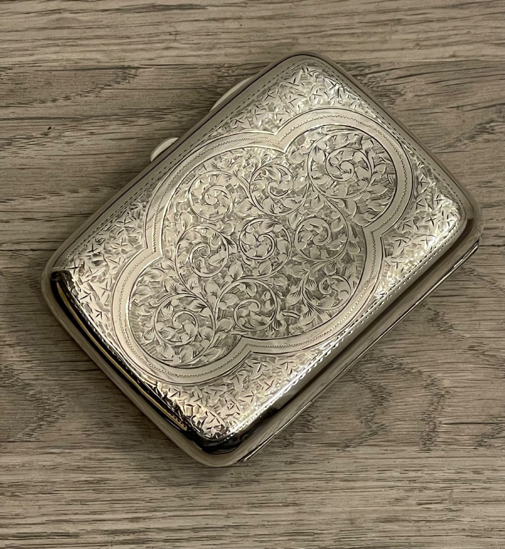 Large Victorian Solid Silver Cigar Case, Chester 1900 View III