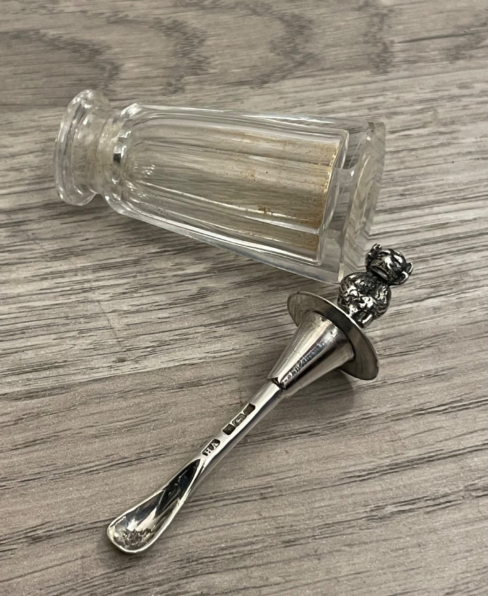 Edwardian Silver Cayenne Pepper Bottle & Spoon, 1900 View II