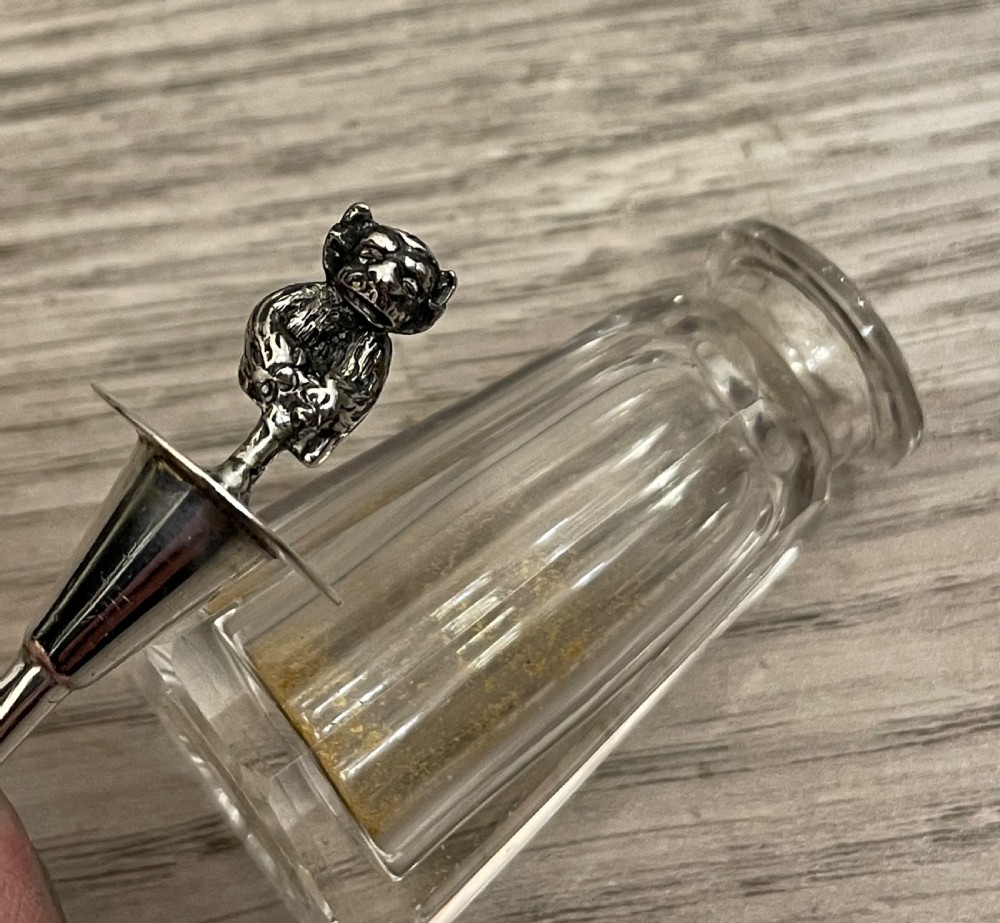 Edwardian Silver Cayenne Pepper Bottle & Spoon, 1900 View III
