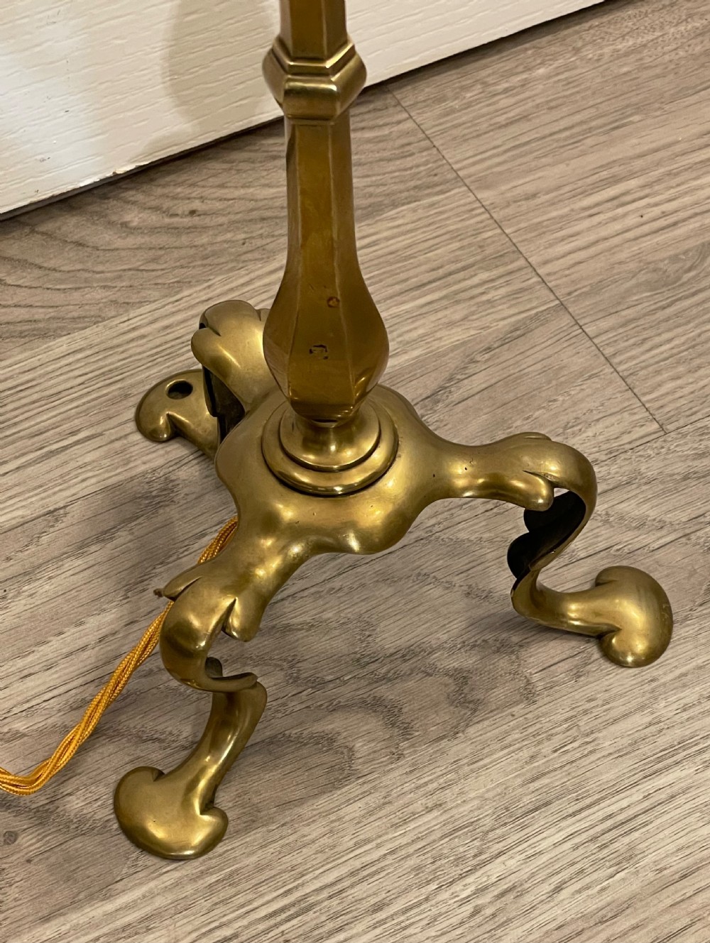 Brass Pullman Table Lamp View III