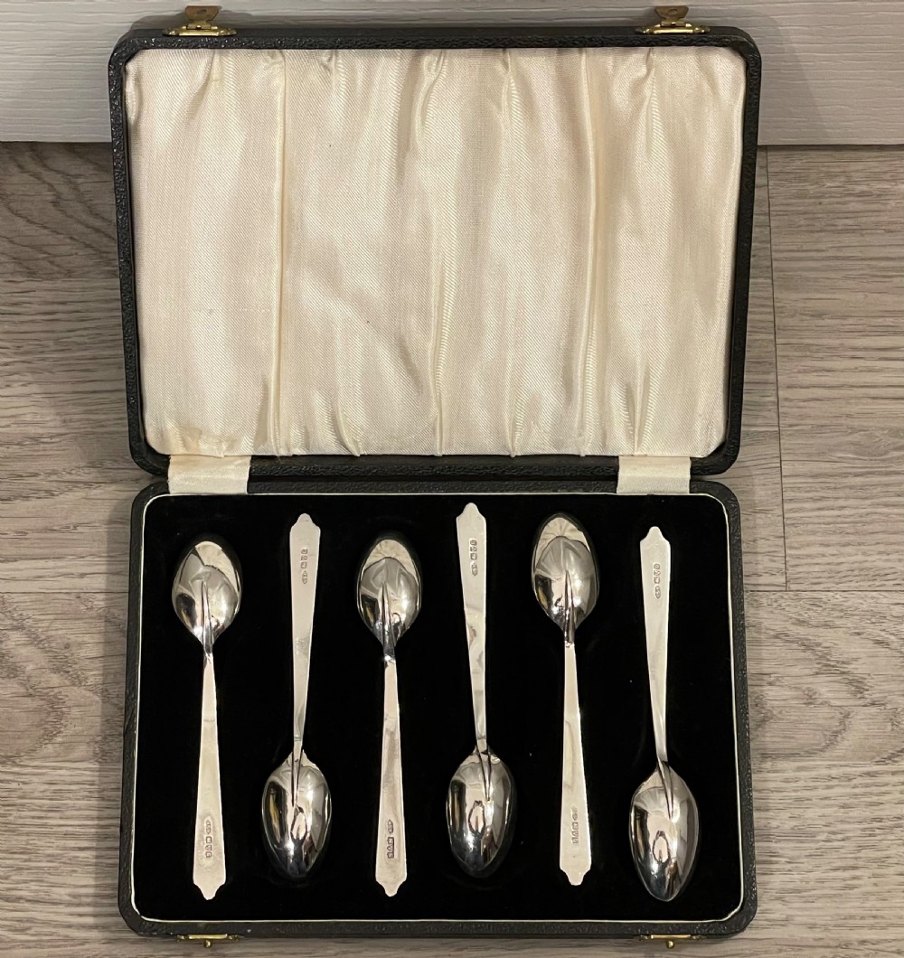Good Set of Six Silver Large Tea Spoons View IV