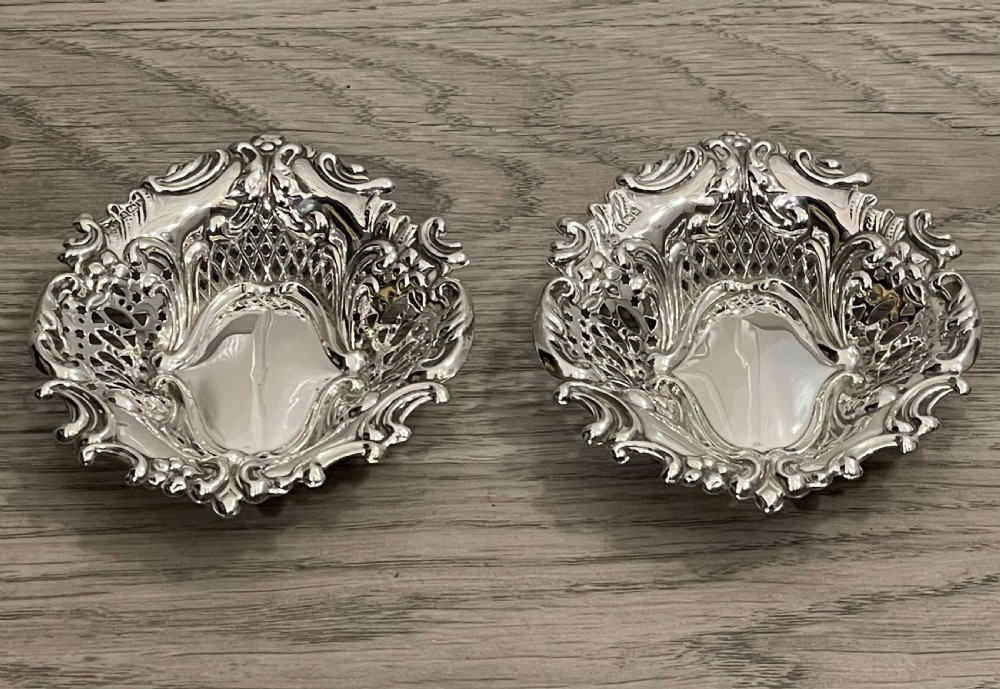 Pair of late Victorian Solid Silver Bon Bon Dishes, 1901 View VI