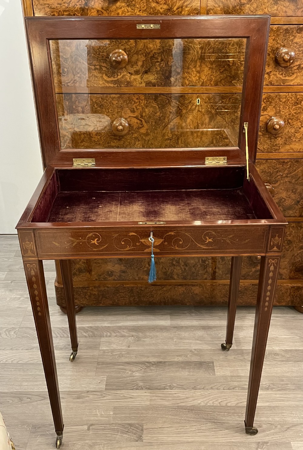 Beautiful Edwardian inlaid Fiddleback Mahogany Bijouterie Table View VI