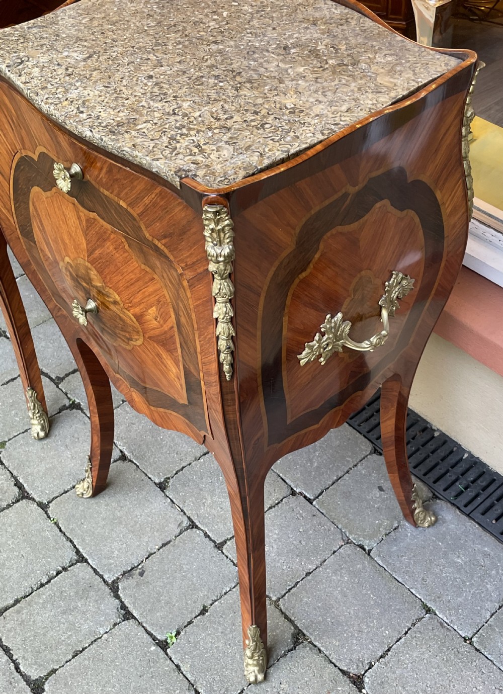 Quality Pair of Rosewood Bombe Commode Bedside Cabinets View IX