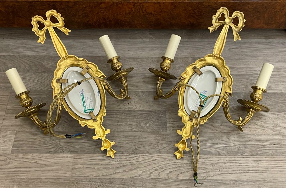 Beautiful Pair of French Ormolu and Porcelain Wall Lights Sconces View IV