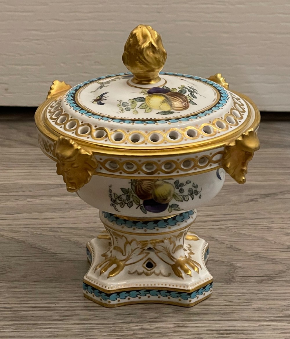 Stunning Copeland Spode Pot Pourri