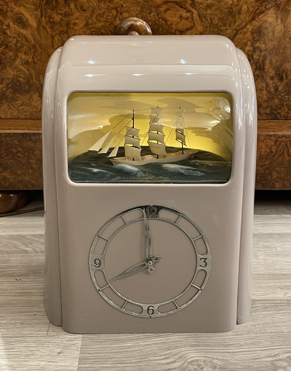 Fantastic Art Deco Clock by Vitascope