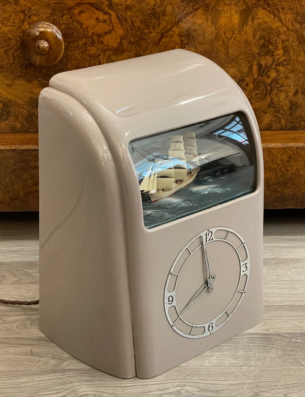 Fantastic Art Deco Clock by Vitascope View VIII