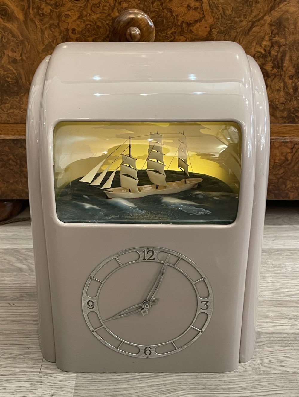 Fantastic Art Deco Clock by Vitascope View X