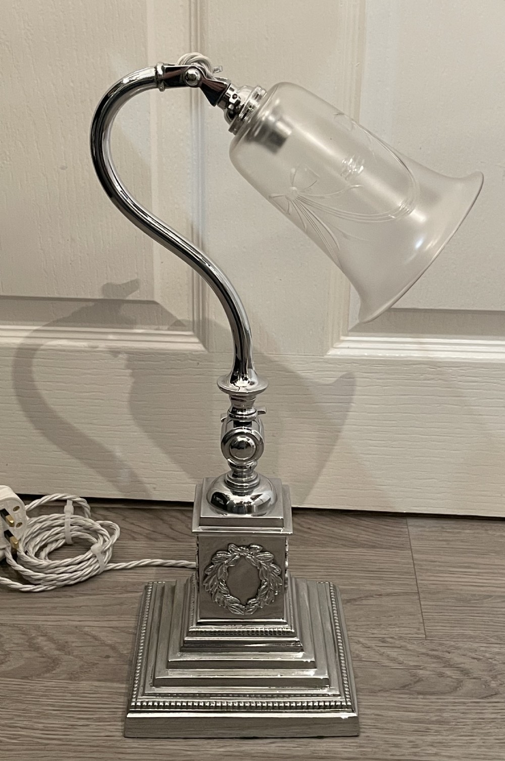 A Good Early 20th Century Swan Neck Table Lamp