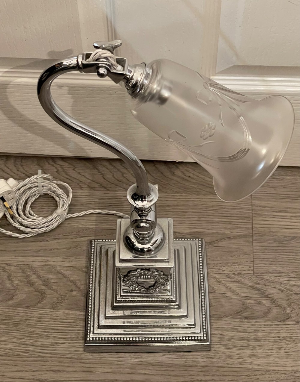 A Good Early 20th Century Swan Neck Table Lamp View II