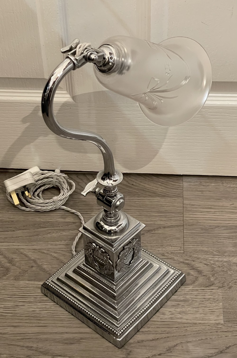 A Good Early 20th Century Swan Neck Table Lamp View IV