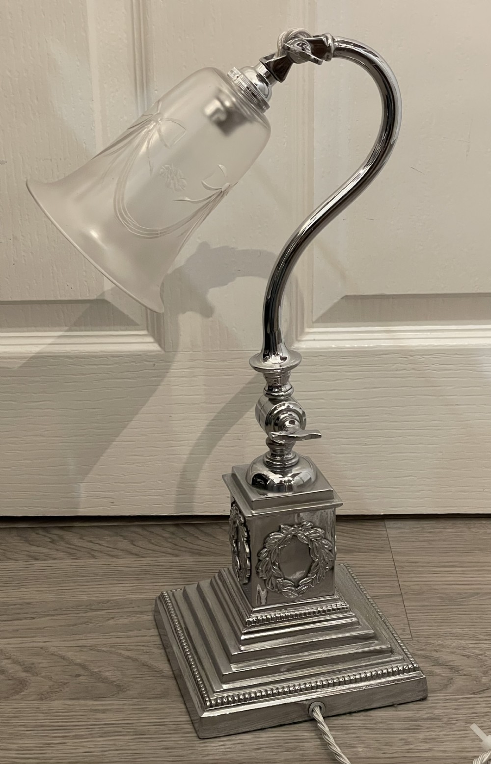 A Good Early 20th Century Swan Neck Table Lamp View V