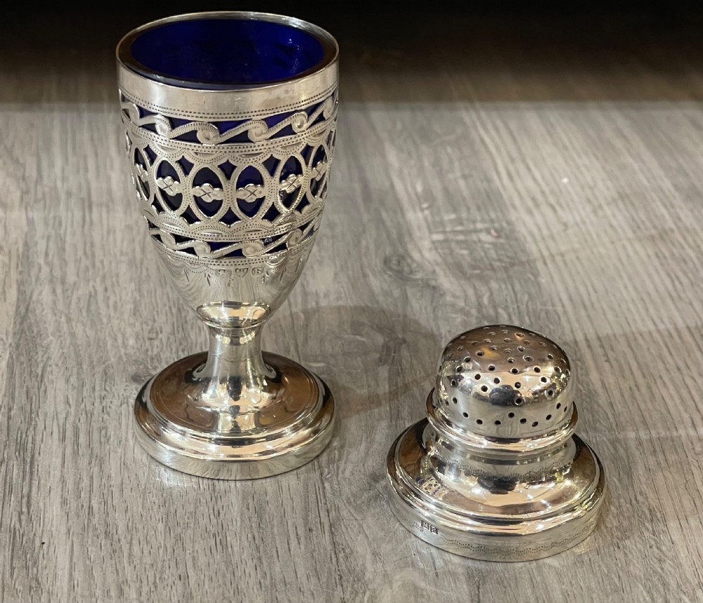Quality Victorian Silver Pepper Pot, Chester 1900 View III