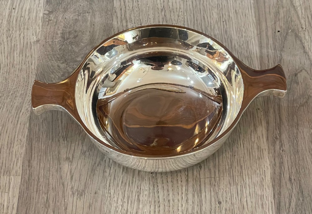 George V Solid Silver Quaich, 1916 View III