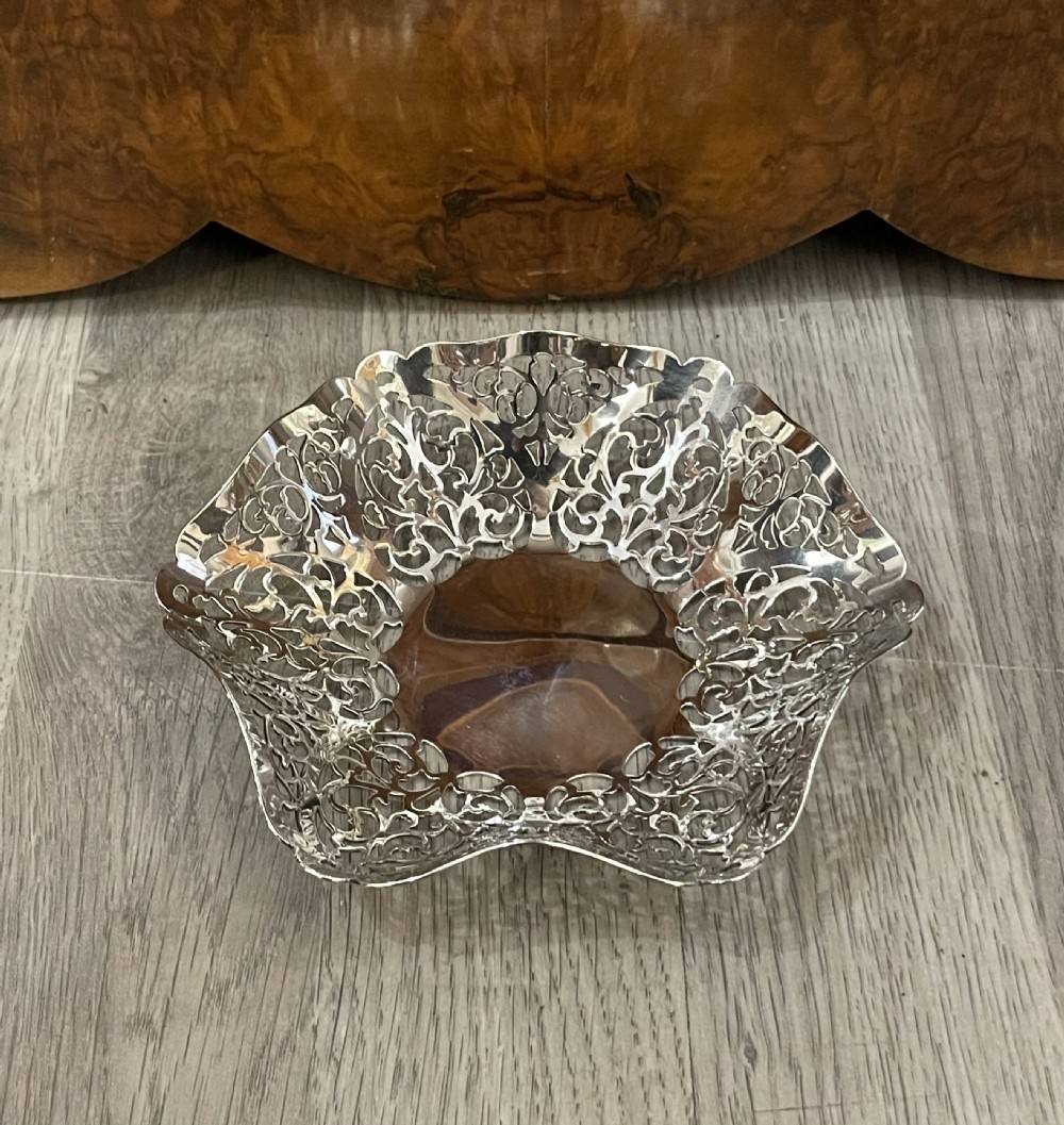 Pretty Elizabeth II Solid Silver Bon Bon Dish View II