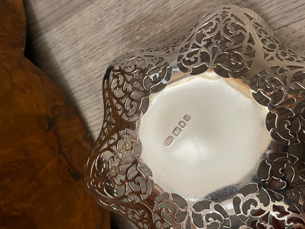Pretty Elizabeth II Solid Silver Bon Bon Dish View V
