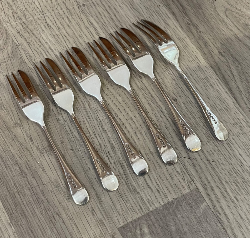 Set of Six Elizabeth II Solid Silver Pastry Cake Forks View IV