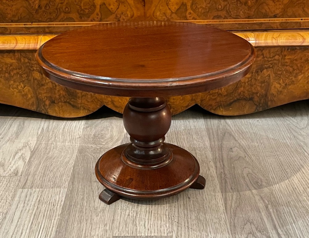 Victorian Apprentice Salesman’s Sample Table 