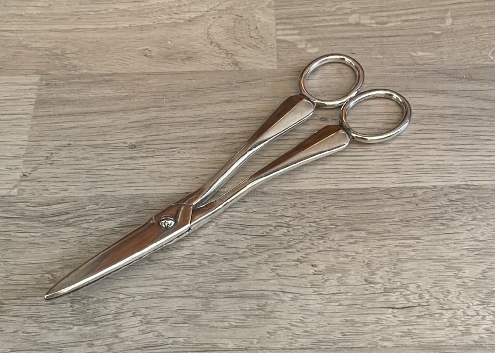 George V solid silver grape scissors